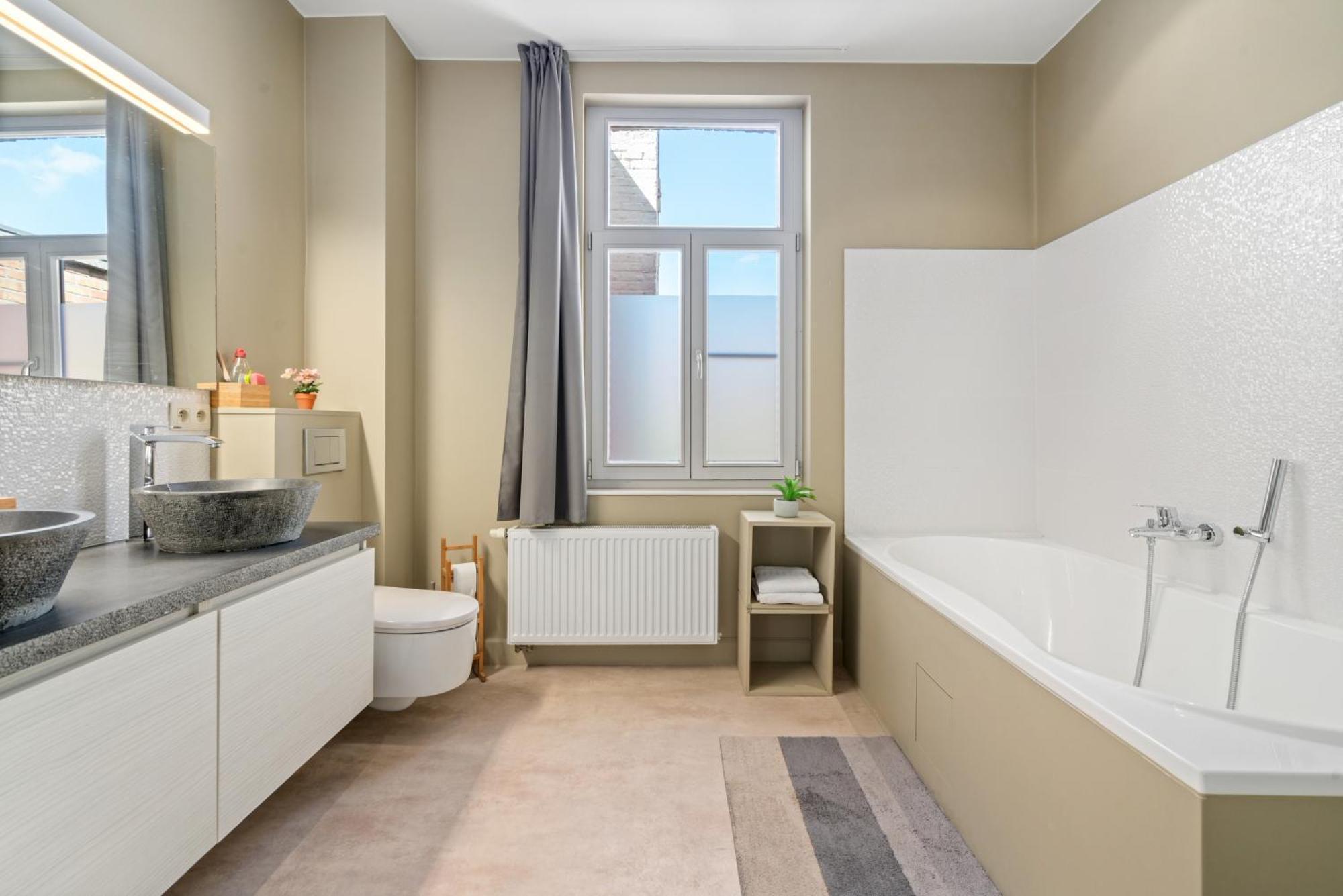 Spacious Guest Suites Near Historic Market - 5 Min Walk Bruges Exterior foto